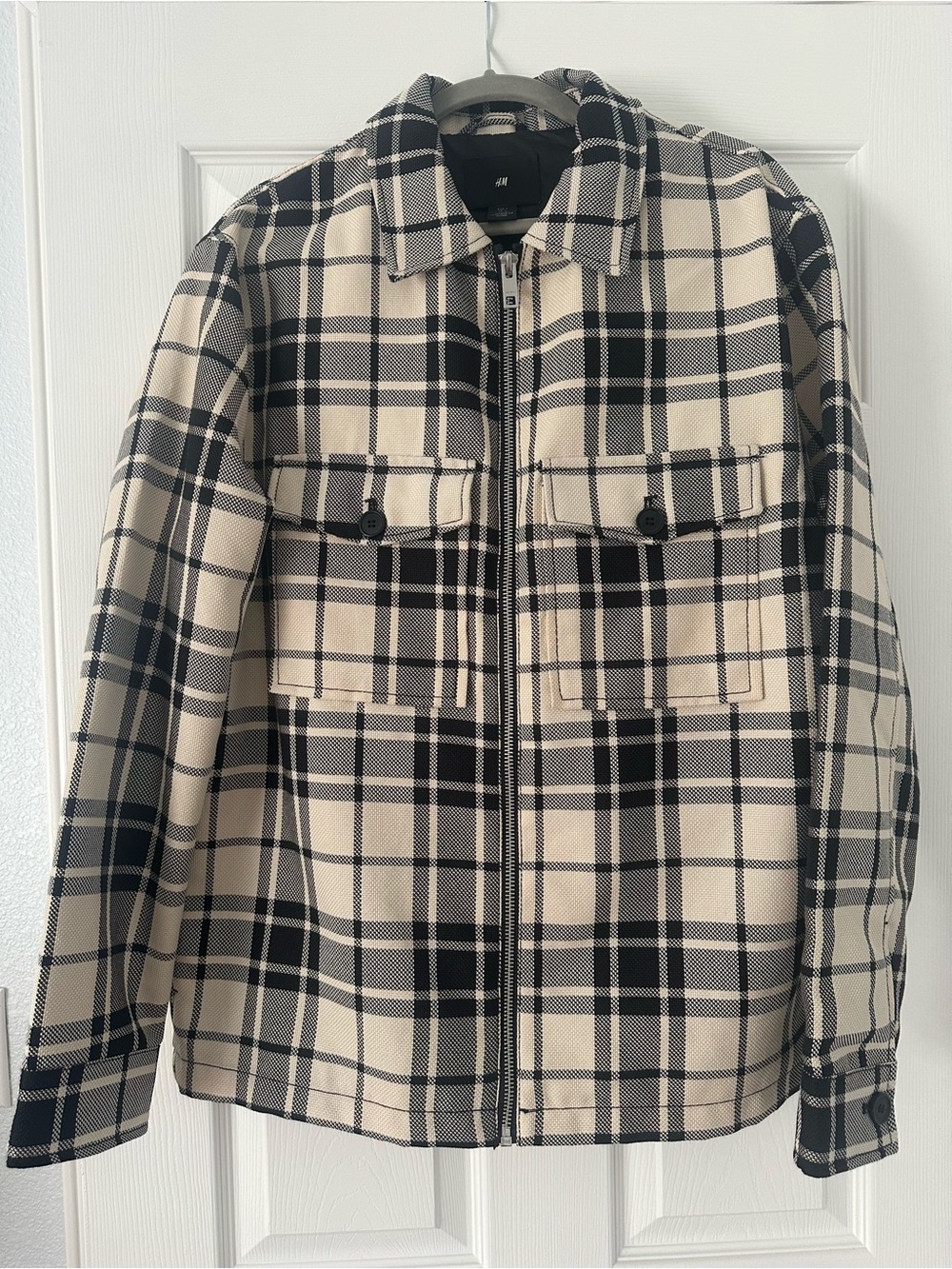 H&M Black and Beige Plaid Zip Shirt Jacket